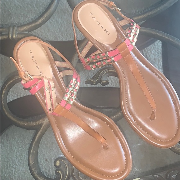 🔥 END OF SUMMER SALE PRICE $15🔥 Thong Wedges - Picture 3 of 5